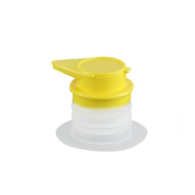 China Disposable Yellow Oil Nozzle Spray Pump BIB Pouring Valve for sale