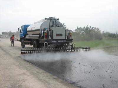 China ZZ1167M4611W-Asphaltstraße-Baugeräte/Bitumen-Sprüher-LKW zu verkaufen