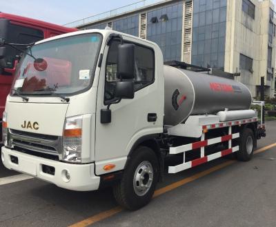 China Asphalt-Sprüher-LKW der Rechnersteuerungs-5000L mit automatischen in- Fahrerhaus-Kontrollen zu verkaufen