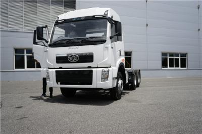 China Sattelzug-LKW-Kopf J5P 6x4 mit Reifen 12.00R20 zu verkaufen