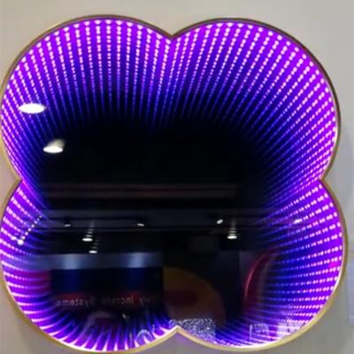 中国 3D LED Infinity Mirror Tunnel Lighted Custom Magic Decorative Mirror For Bar 販売のため