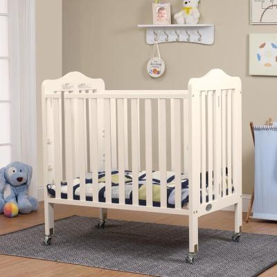 China Foldable Baby Bedside Crib Furniture Set Baby Bedroom Furniture Nursery Hutch for sale