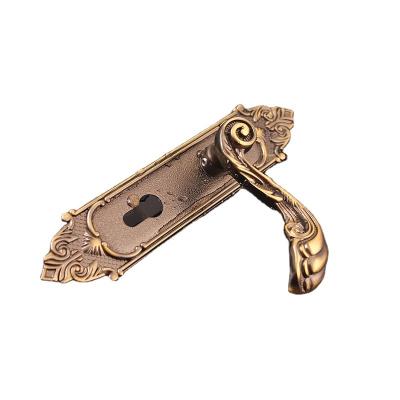 China European zinc alloy antique wood metal door lock door handle bedroom door handle lock for sale