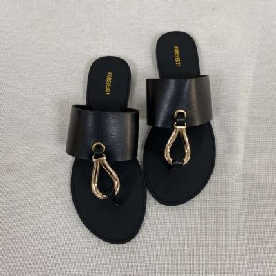 China 2020 summer fashion flat outdoor casual shoes women's sandals shoes metal fashion trend buckle flat flip-flops for sale