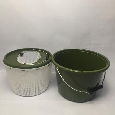 China RN Plastic Bait Bucket 10L Fishing Tackle Box Bait Bucket 10L Netting for sale