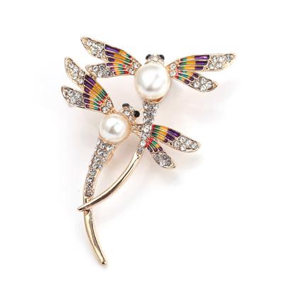 China Voguish Women's Dragonfly Brooch Insect Alloy Double Pearl Diamond Brooch Fashionable Creative Accessories for sale