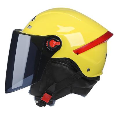 China Hard Special Design Motorcycle Bicycle Accessories Autumn Helmet For Men Recycling Vehicle for sale