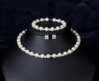 China CLASSIC pearl three piece bracelet necklace and earrings set jewelry 2020 set wedding jewelry sets for sale