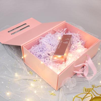 China Customized Recyclable Flat Folding Magnetic Cardboard Box Kraft Paper Folding Gift Box Lipstick Gift Box for sale