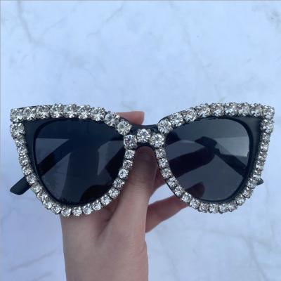 China Luxury Fashion Sunglasses Kenbo Eyewear Brand Diamond Sunglasses Custom Logo For Women Bling Sun Glass Rhinestone for sale