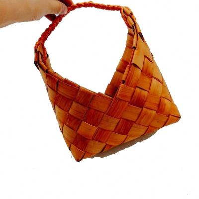 China Small Wood Scrap Wall Hanging Weaving Discount Baskets Home Decor Basket Gift Basket Mini Wooden Flower Potted Plant Condom for sale