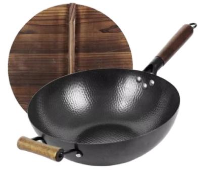 China Sustainable Traditional Chinese Carbon Steel Hand Made Wok Non Stick Pan with Wooden Lid and 2 Handles for Electric, Induction and Gas Cookers for sale