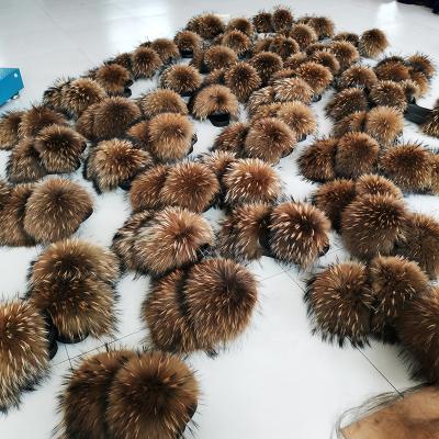 China Fluffy Raccoon Fur Slippers Women Slipper 2021 Fashion Trend Real Raccoon Fur Cute Slippers for sale