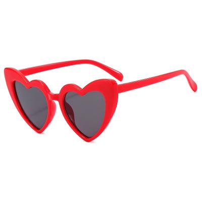 China UV-400 Children's Love Shaped Sunglasses For Girls Beach Party Children's Cute Sunshade Sunglasses Customise Kids Heart Sunglasses for sale