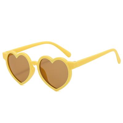 China Heart Multi Color Affordable Children's Best-Selling Heart-Shaped Sunglasses Wholesale Love Heart Kids Sunglasses Uv400 Protection for sale