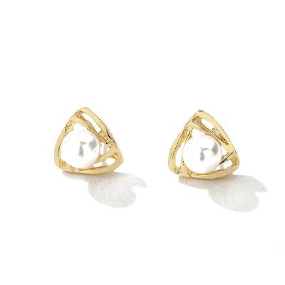 China Women's earrings fashionable vintage rose gold triangle pearl stud earrings hot sale earrings for sale