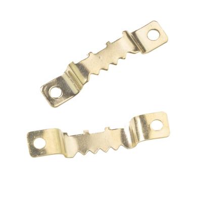 China Photo Frame TS-K074 Gold High Arch 2 Hole Saw Tooth Hanger For Oil Painting Frame Material for sale