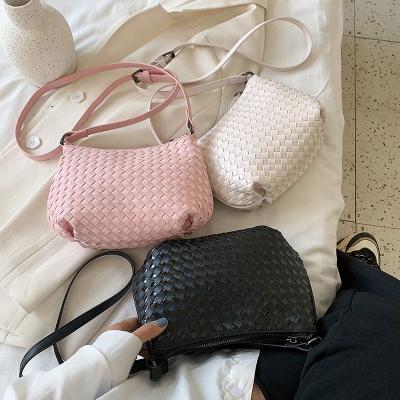 China 2022 High Quality New Arrivals Women Weave Messenger Hand Bag Luxury Handbag Ladies Purses For Young Lady for sale