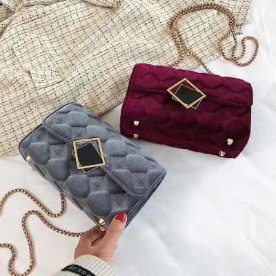 China Popular Trend 2020 Fashion All-match Chain Shoulder Messenger Bag Super High Quality New INS Fire Velvet Bag Females for sale