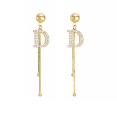 China Fashion Jewelry CLASSIC Special Hot Selling Rhinestone Letter D Tassel Zinc Alloy Earrings for sale