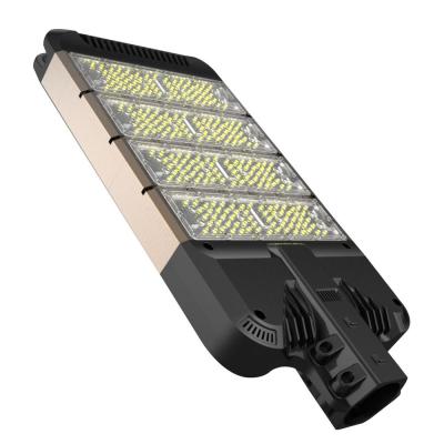 China Roads / Streets / Parking Lot Light High Lumens Built-in Shoe Box Safety Design 200W LED Street Light Lamp for sale