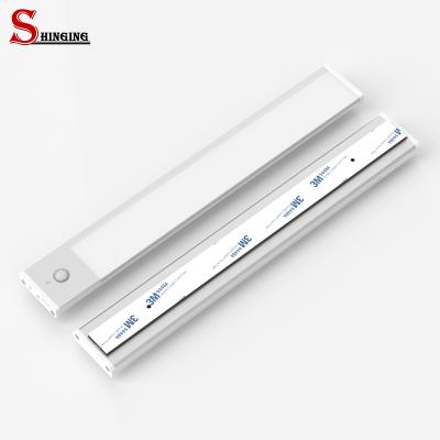 China Modern Rechargeable Stickable 3000mAh Sensor LED Light Under Cabinet Night Light Motion Sensor Cabinet Light with Magnetic Strip for sale