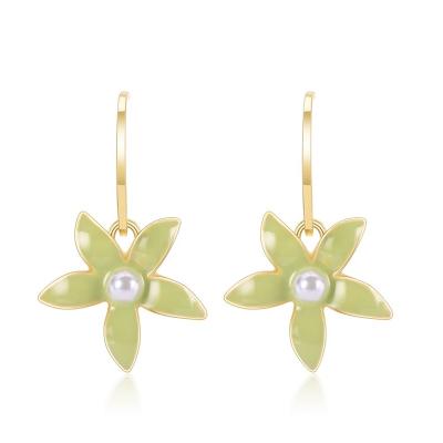 China Fashion/Vintage Manufacturer Direct Sale Personalized Jewelry Pistachio Green Enamel Flower Design Pistachio Green Enamel Flower Design Earrings Modern Dangling Tasty Gift for sale