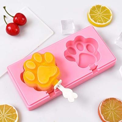 Cina Kids' Popsicle Maker Large Silicone Ice Cream Mold with Sticks and Paw Shape Design in vendita