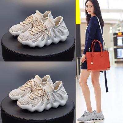 China 2023 cheap yeezy lightweight fashion trend sneakers popular sports 450 light shoes for wholesale for sale