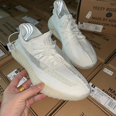 China Fashion Trend Mesh Wholesale Sneaker Yeezy Breathable Casual Running Shoes 350 for sale