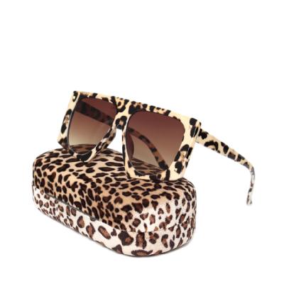 China Fashion Sunglasses Shape Leopard Oversized Women Cheap Wholesale Ladies Glasses Glasses for sale