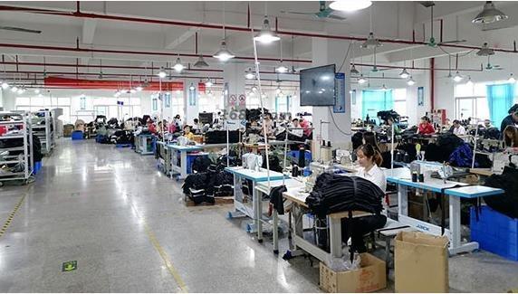 Verified China supplier - Shantou Longhu Yizhicai Garment Factory