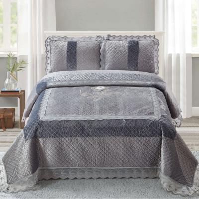 China Single Velvet Patchwork Bedspreads 3 Piece Quilted Bedspread Quilt Bedspread With 2 Pillow Shams for sale