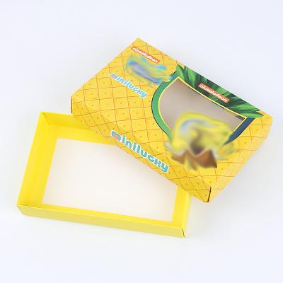 China Sale Sponge Bob Square Pants Picture Box Gift Envelope New Ensure Quality White Card Open Window Socks Box for sale