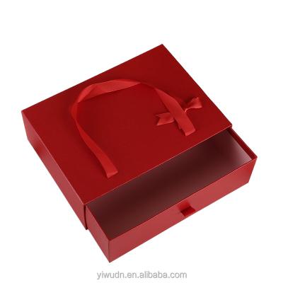 China Recyclable Delicate Appearance Wholesale Paper Gift Boxes For Skin Care And Cosmetics With Drawer Handle for sale