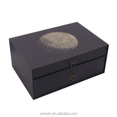 China Recyclable Custom Logo Printed Gift Box With Ribbon Handle For Mooncakes And Cookie for sale