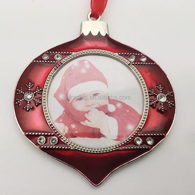 China Christamas Tree Decoration Novelty Red Metal Onion Shape Christmas Ornament Decorative Photo Frame for sale