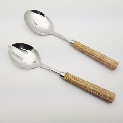 China Sustainable salad serving set with wooden bamboo woven handle for sale