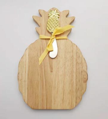 China Pineapple Cheese Sustainable Wooden Board With Spreader for sale