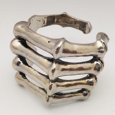 China Halloween Viable Silver Skeleton Hand Metal Novelty Decorative Napkin Ring for sale