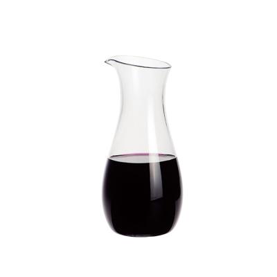 China Modern Hot Selling Plastic Carafe /670ml Clear Red Wine Decanter Wine Jar for sale