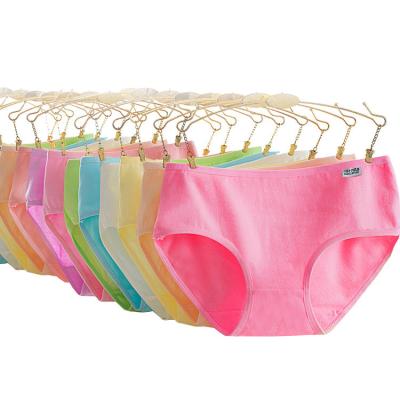 China Stock Antibacterial Wholesale Quick-drying Women's Panties Cotton Solid Color Women's Breathable Sexy Panties for sale