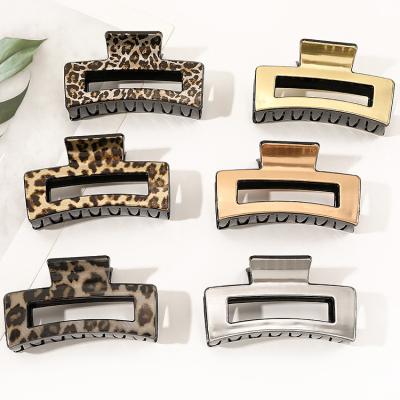 China 2021 Fashion Factory Hot Selling Factory Wholesale Hair Clips Leopard Shark Plastic Haircalws For Women for sale