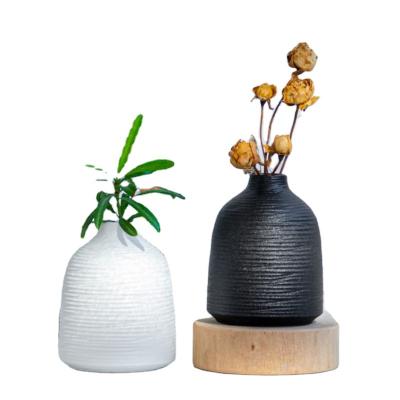 China Modern Design Decor Vases Ceramic Vases Artifacts Vases Custom Creative Home Decor Elegant Luxury Ceramic Gift for sale