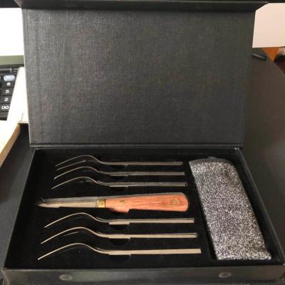 China Viable Stock High Quality Food Grade Stainless Steel Oyster Knife with 6pcs S.S Fork and Cloth Set for sale