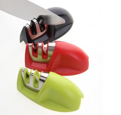 China Viable Mini Kitchen Household Knife Sharpener Ceramic 3 Colors for sale