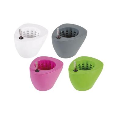 China CLASSIC hot sale garden flower pots hanger basket colorful plastic pot hanging self-watering plastic flower pot for sale