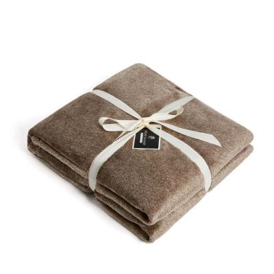 China Anti-pilling Cheap Picnic Knitted Wholesale Mink Flannel Fleece Baby Blanket For Winter for sale