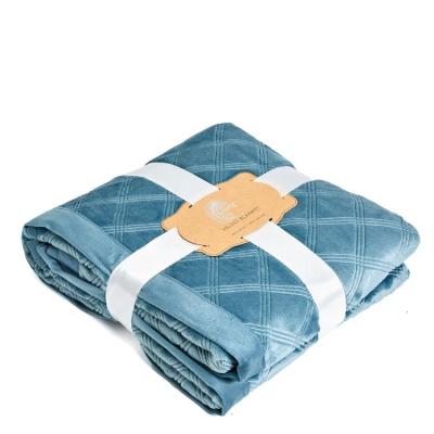 China Best PORTABLE 3D Mink Embossed Super Thick Portable Warm Soft Baby Blanket For Winter for sale