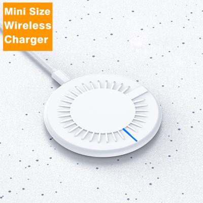 China Low Temperature White Black Color High Speed ​​For iPhone 13 14 Pro Max Note 20 Samsung S20 S23 Charging Pad 15W Wireless Fast Charging for sale